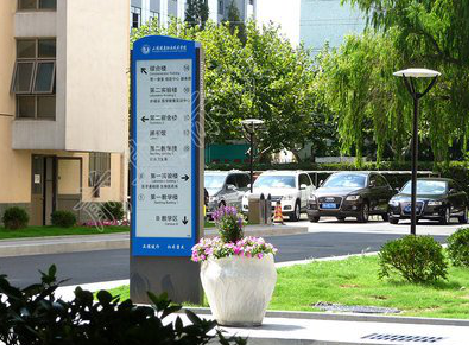 理塘哪些因素影响宣传栏的制作？